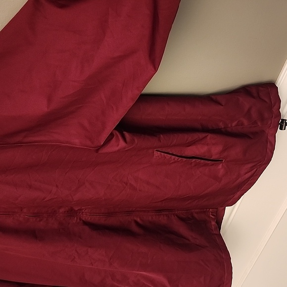 PGA Tour Red Jacket with Full-Zip and Fitted Cuffs - Picture 3 of 15